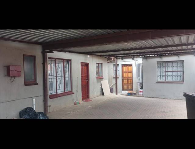 5 BEDROOM HOUSE FOR SALE IN CLAYVILLE